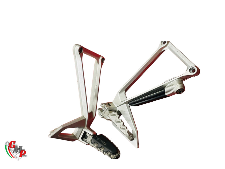 Pair of Passenger Footrest Plates - Ducati
