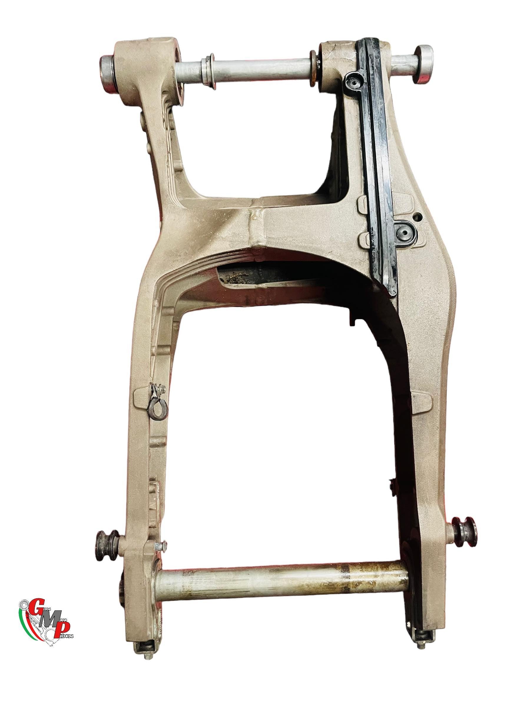 Swingarm with Wheel Axle - Ducati Monster 821 final horn