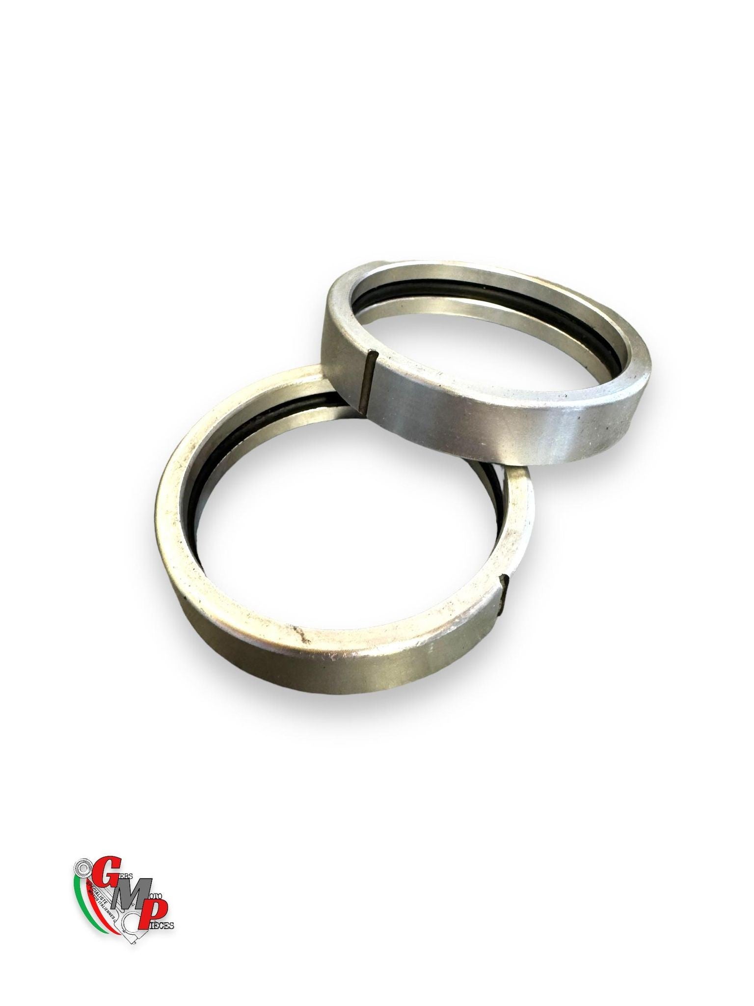 Pair of 1cm spacers under the 50mm half handlebars - Ducati
