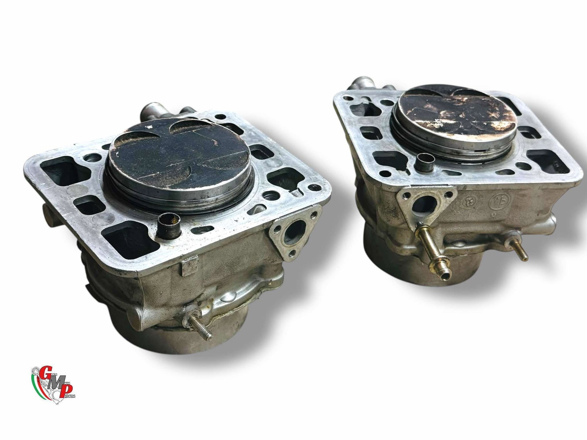 Pair of Vertical/Horizontal Cylinder Piston Good Condition - Ducati Superbike SBK 748 1995 - 1999 final horn