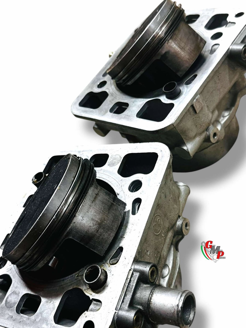 Pair of Vertical/Horizontal Cylinder Piston Good Condition - Ducati Superbike SBK 748 1995 - 1999 final horn