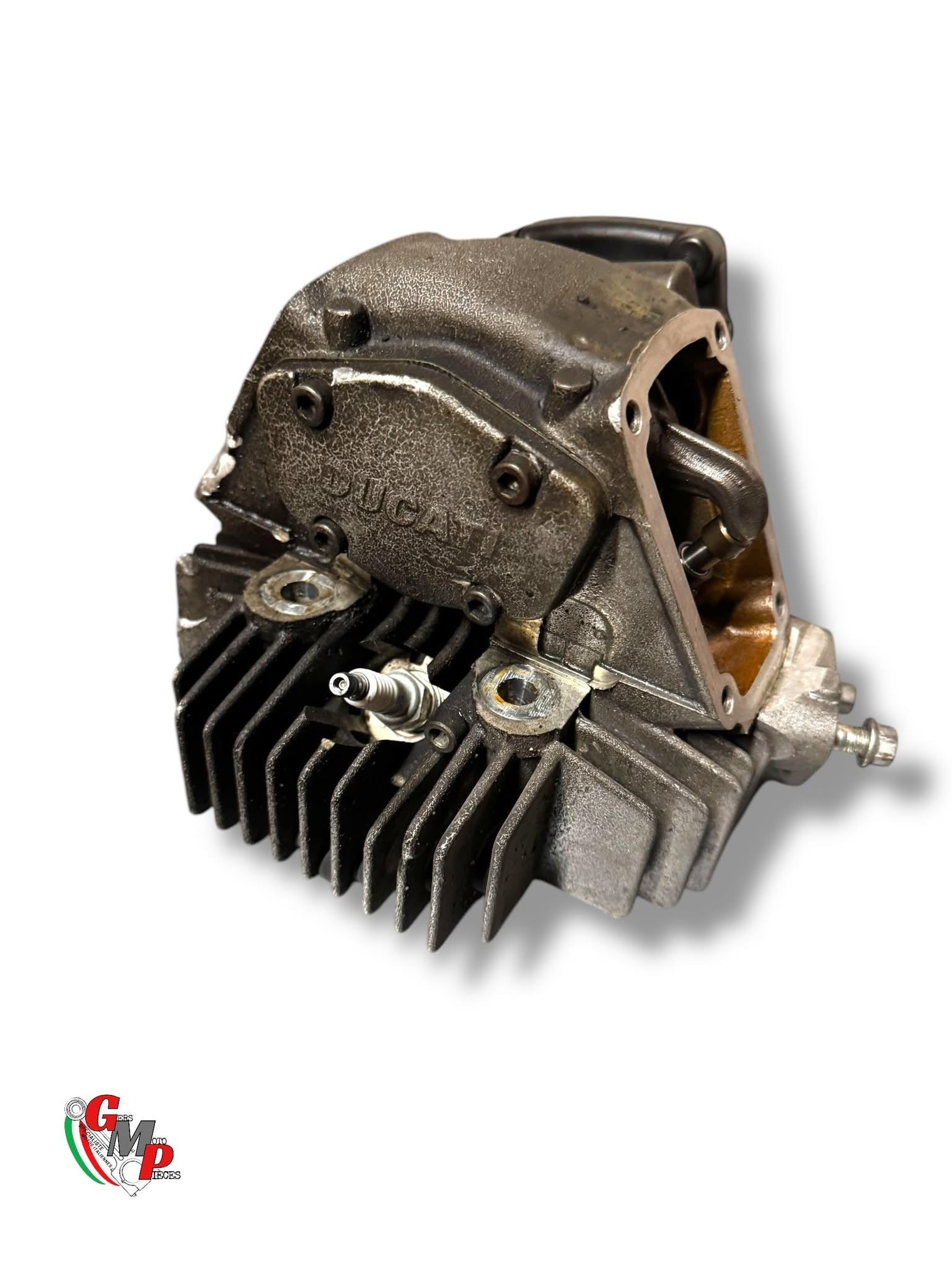 Horizontal Cylinder Head - Ducati
