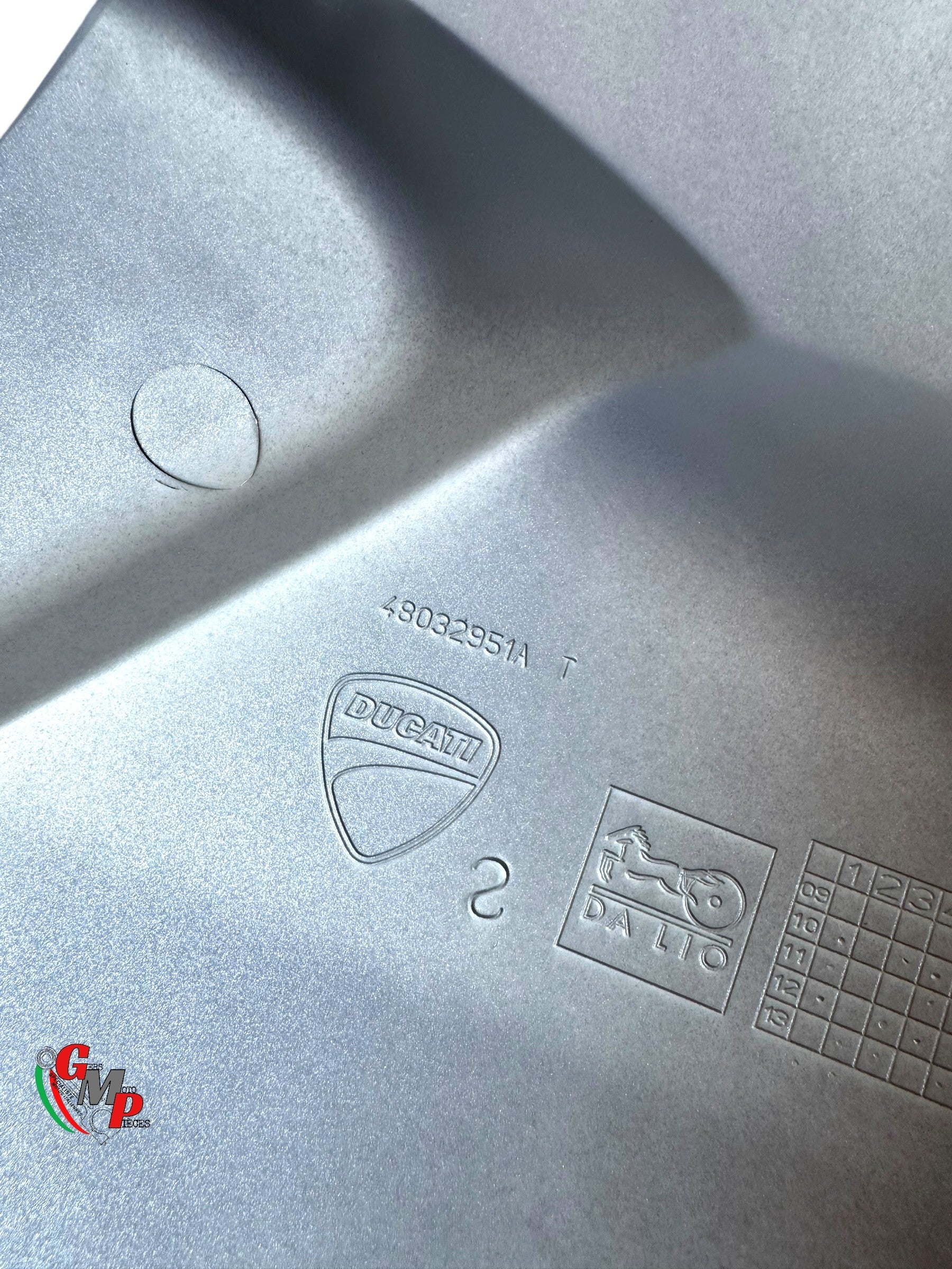 Left Fairing Grey Chromo NEW - Ducati