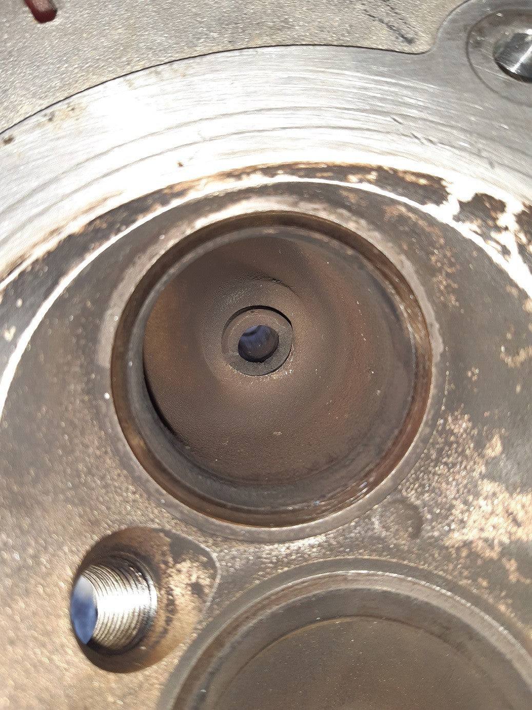 Vertical Cylinder Head - Ducati