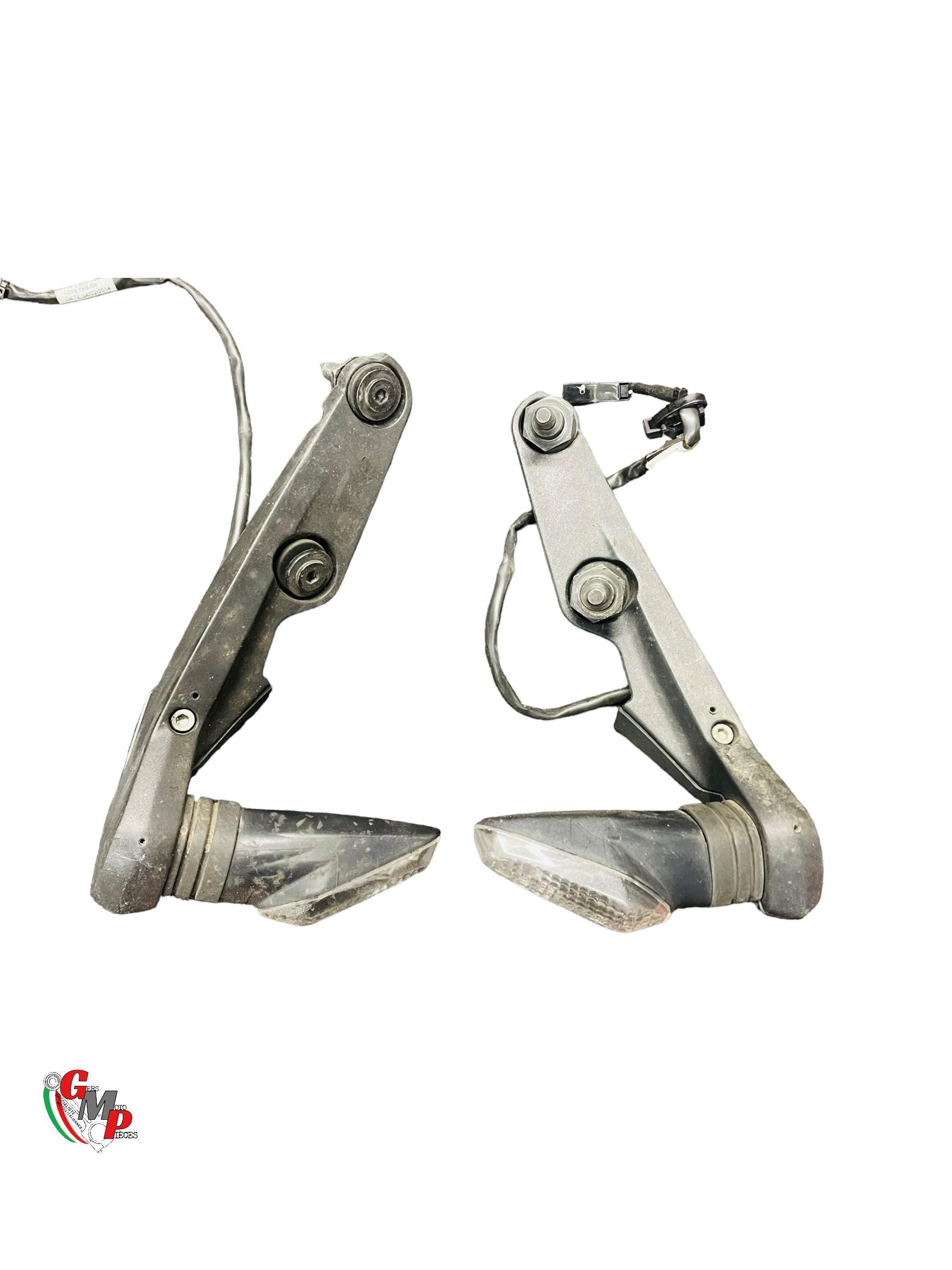 Pair of Turn Signals (Front or Rear) with bracket - Ducati Monster 1200 S Superbike SBK 1199 1299 Panigale R cor finale