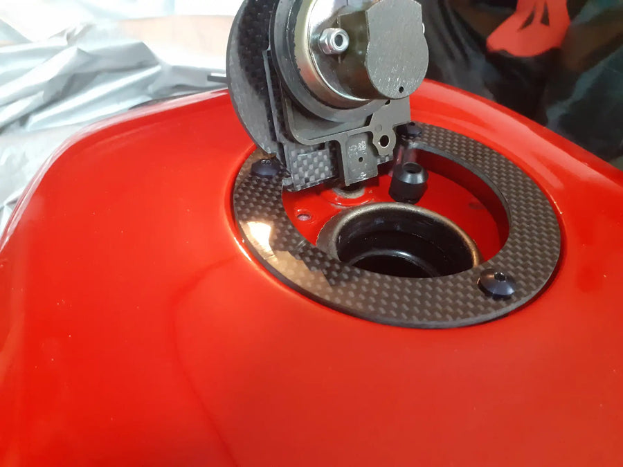 New carbon fuel cap - Ducati performance