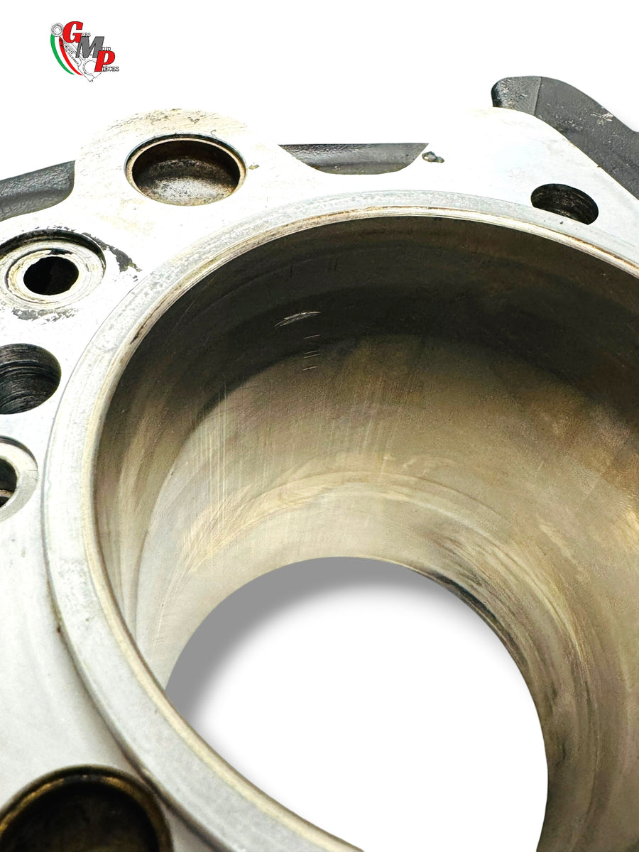 Vertical Cylinder - Ducati