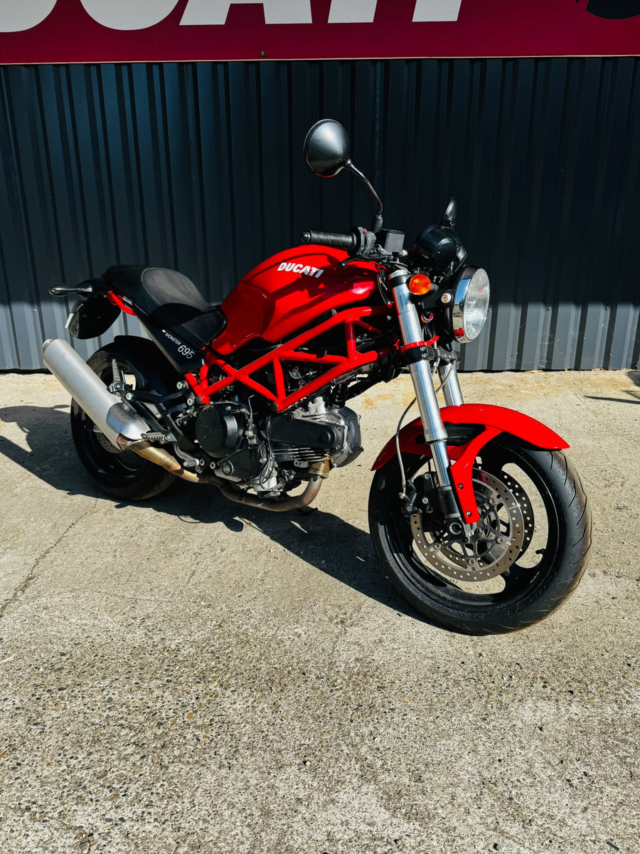 Ducati Monster 695 5400kms
