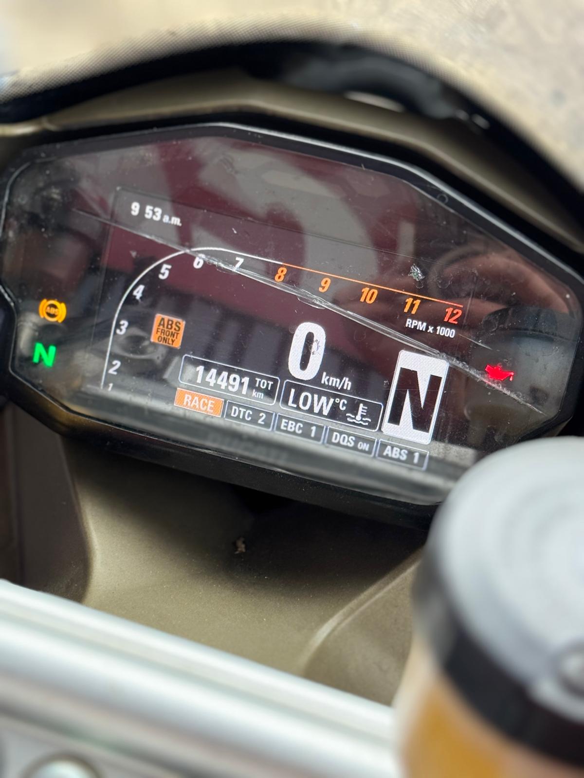 Ducati Panigale 1199s 2012 piste