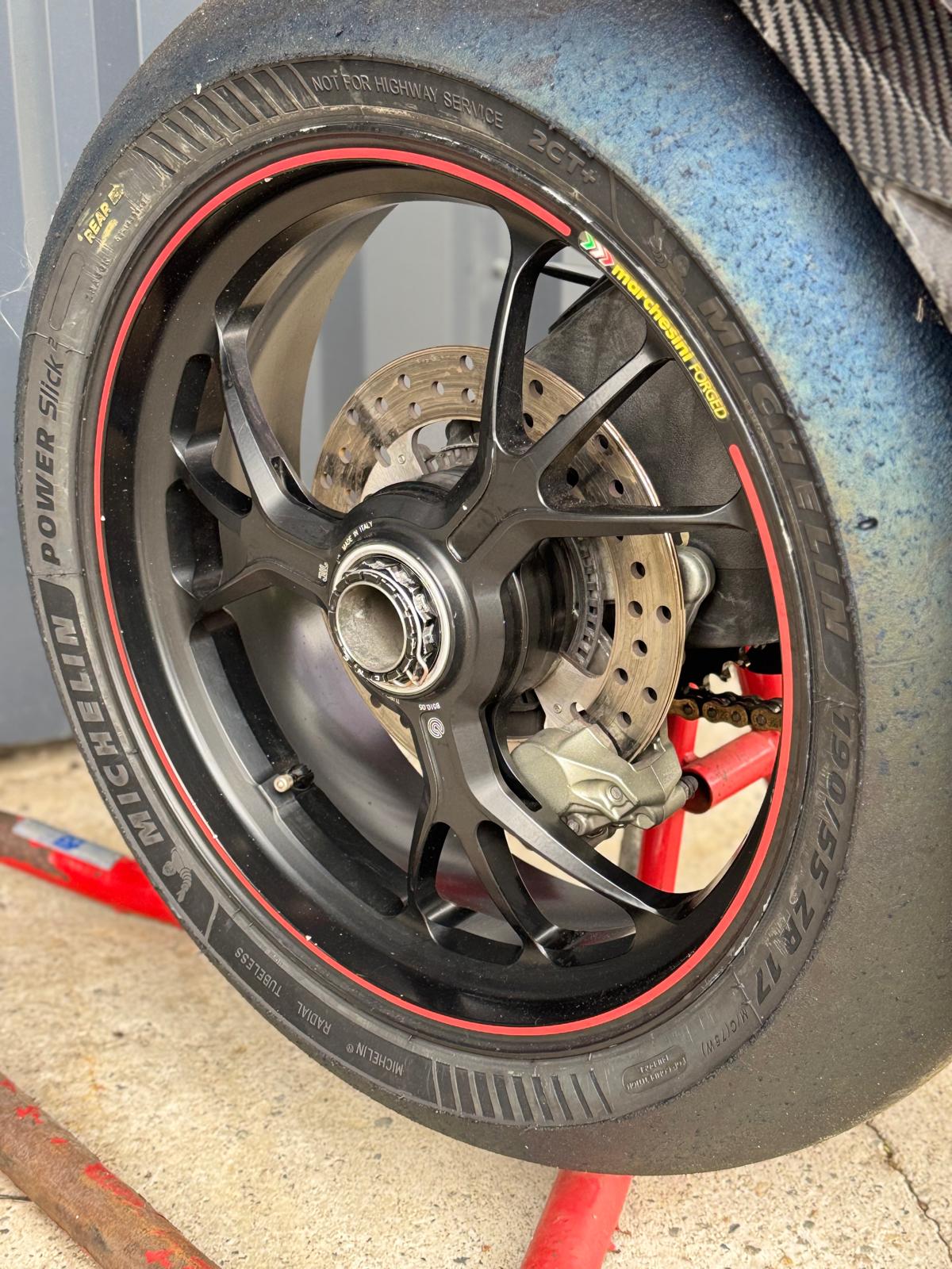 Ducati Panigale 1199s 2012 piste