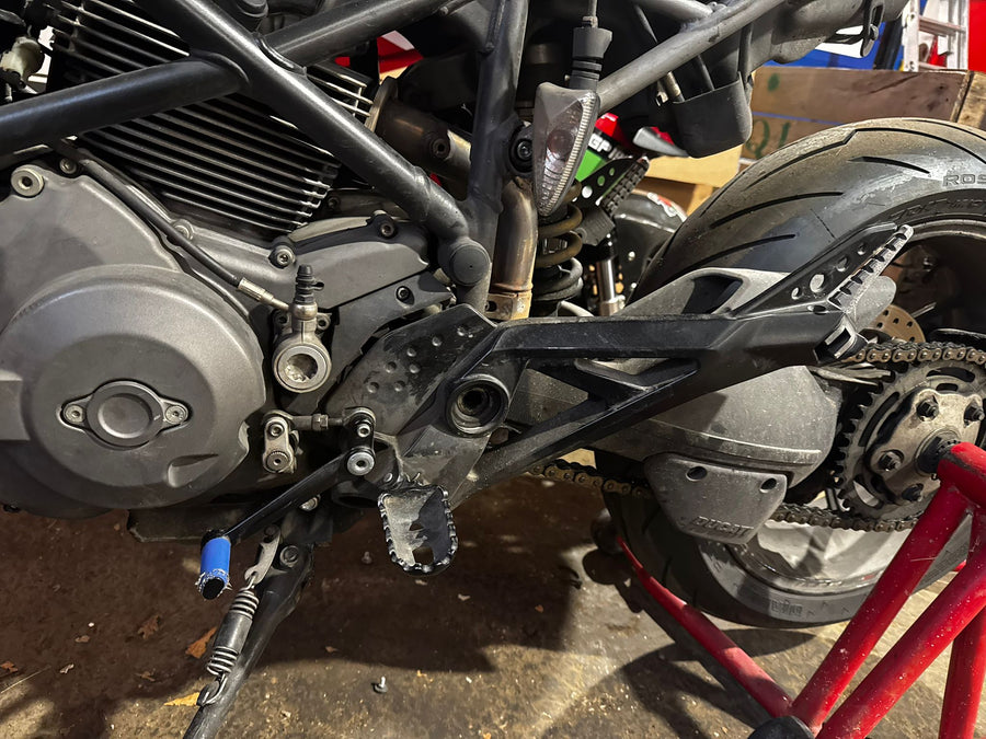 Left footrest with gear lever - Ducati
