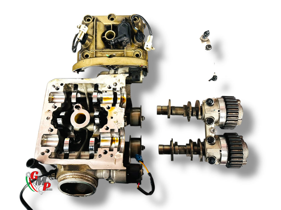 Complete horizontal cylinder head - Ducati