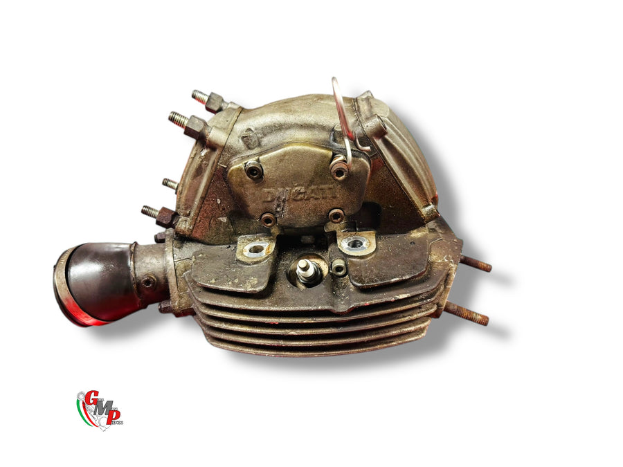 Vertical complete cylinder head - Ducati