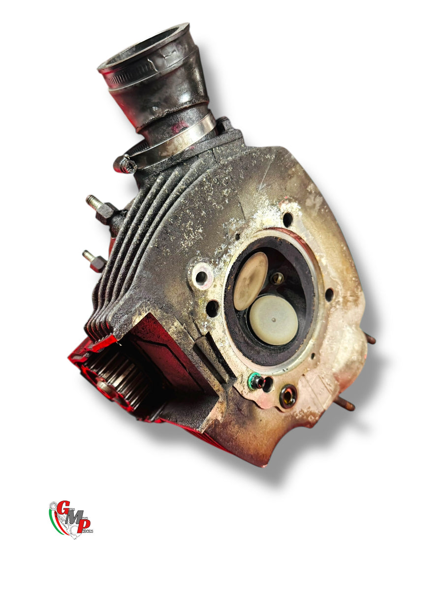 Vertical complete cylinder head - Ducati
